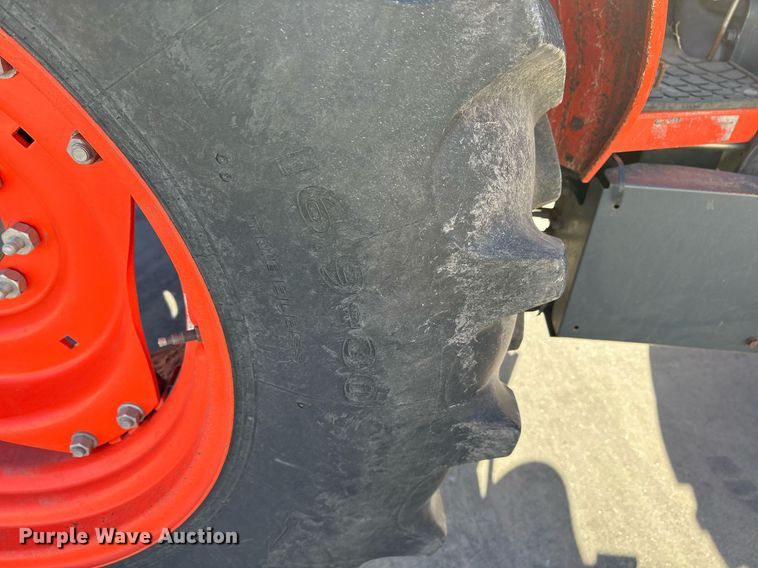 image for item EY9863 Kubota M7060D MFWD tractor