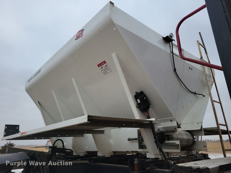 image for item NB9794 2004 Case Patriot SPX3200 spreader