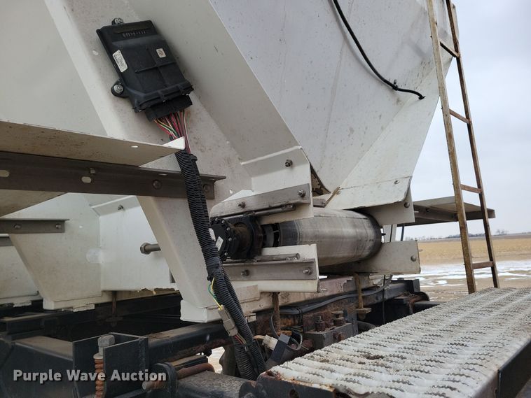 image for item NB9794 2004 Case Patriot SPX3200 spreader