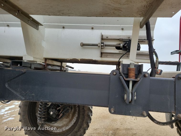 image for item NB9794 2004 Case Patriot SPX3200 spreader