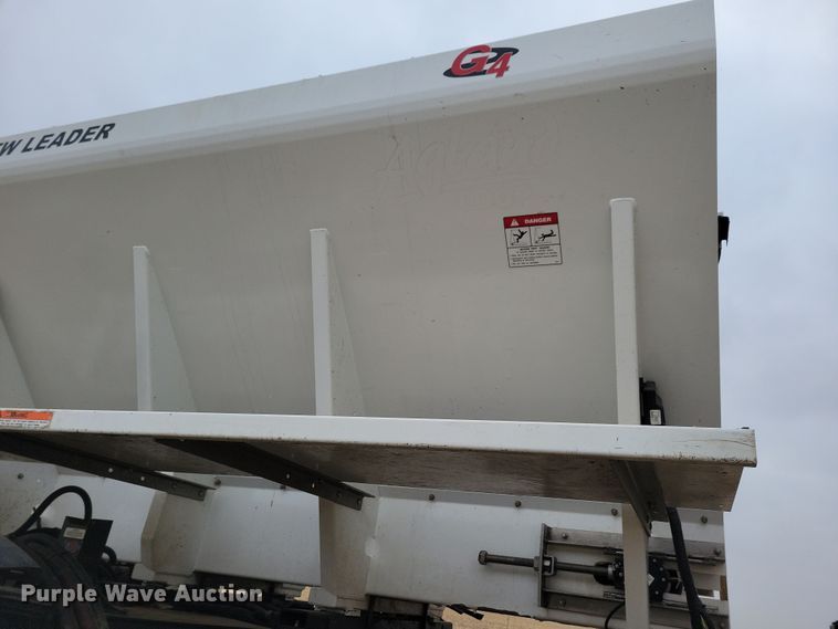 image for item NB9794 2004 Case Patriot SPX3200 spreader