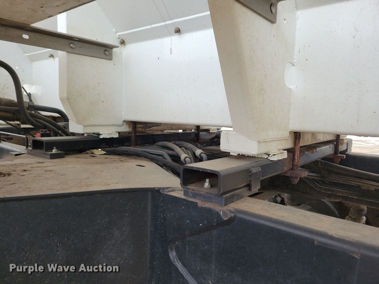 image for item NB9794 2004 Case Patriot SPX3200 spreader