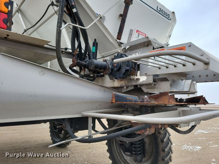 image for item NB9794 2004 Case Patriot SPX3200 spreader