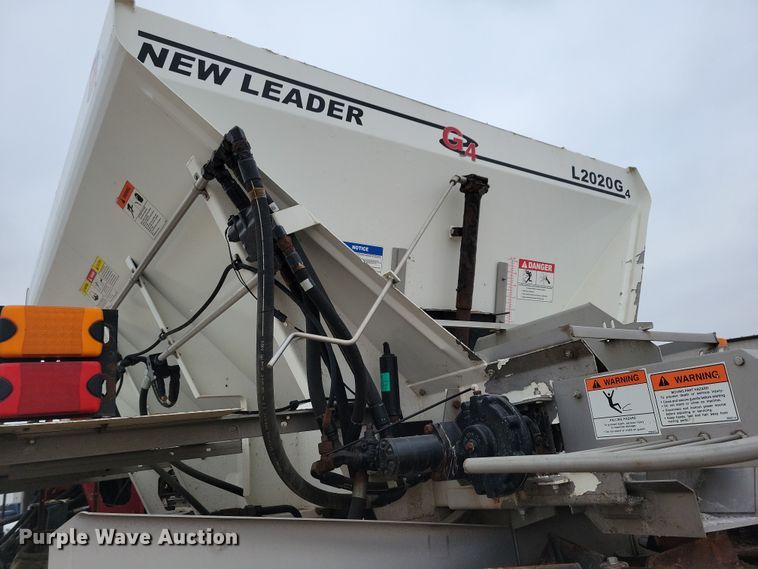 image for item NB9794 2004 Case Patriot SPX3200 spreader