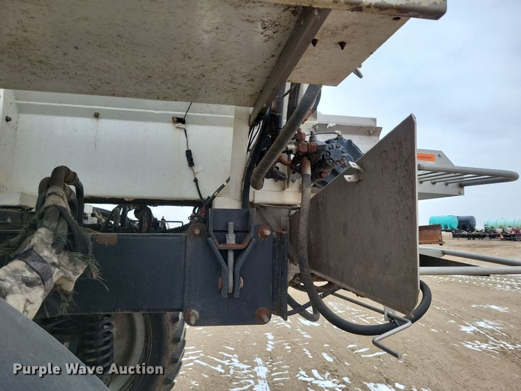 image for item NB9794 2004 Case Patriot SPX3200 spreader