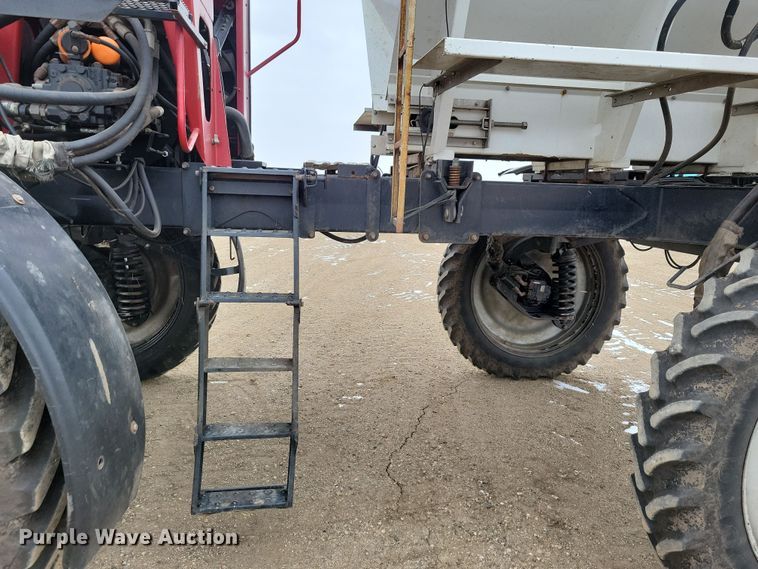 image for item NB9794 2004 Case Patriot SPX3200 spreader