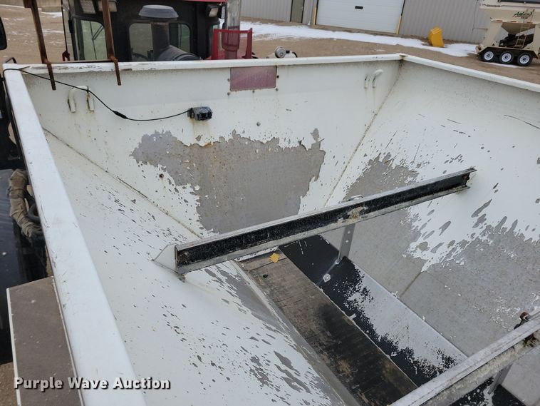 image for item NB9794 2004 Case Patriot SPX3200 spreader