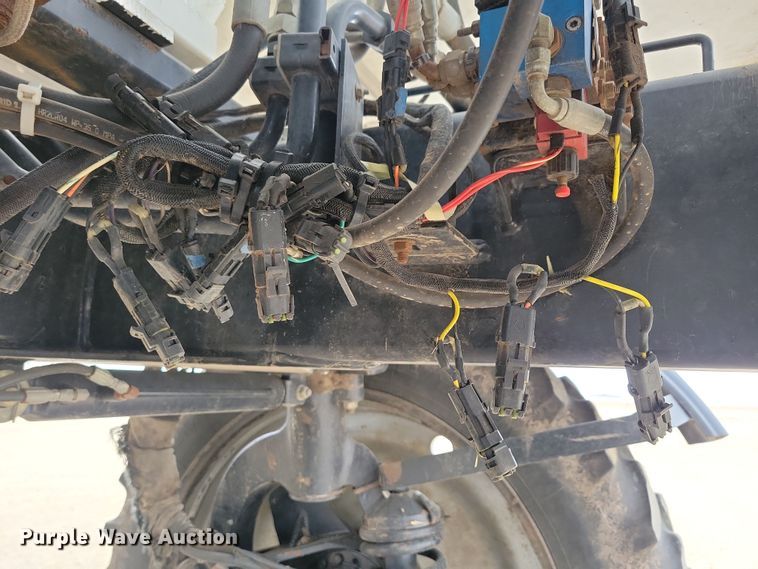 image for item NB9794 2004 Case Patriot SPX3200 spreader