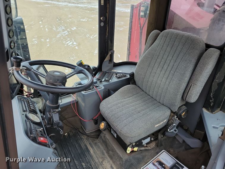 image for item NB9794 2004 Case Patriot SPX3200 spreader