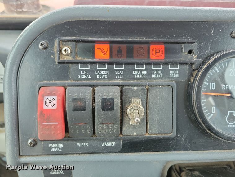 image for item NB9794 2004 Case Patriot SPX3200 spreader