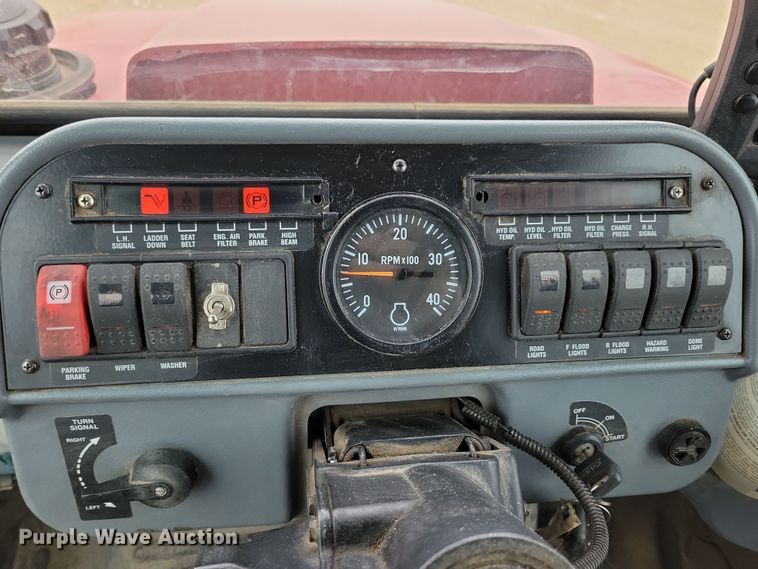 image for item NB9794 2004 Case Patriot SPX3200 spreader