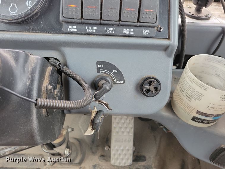 image for item NB9794 2004 Case Patriot SPX3200 spreader