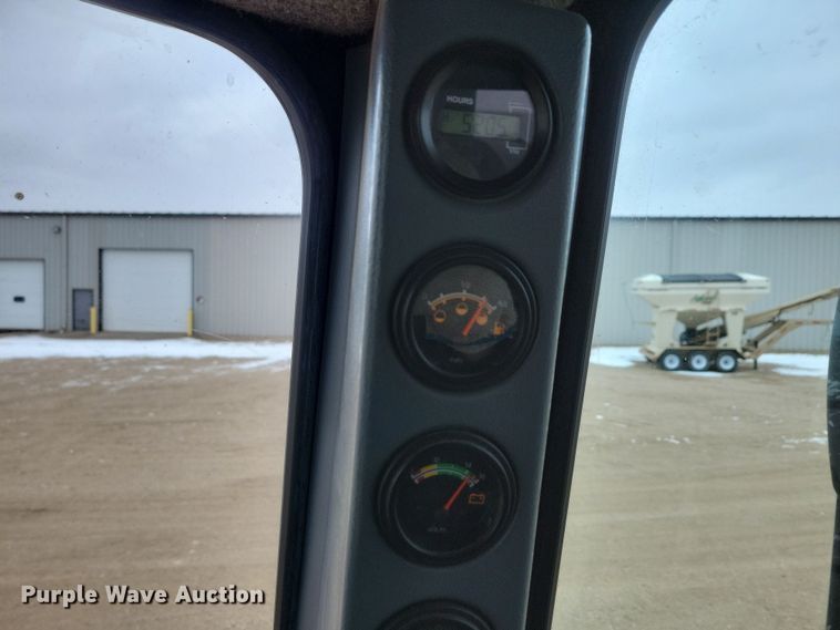 image for item NB9794 2004 Case Patriot SPX3200 spreader