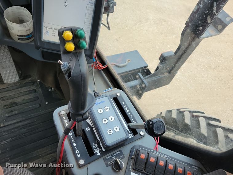 image for item NB9794 2004 Case Patriot SPX3200 spreader