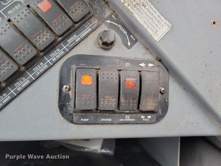 image for item NB9794 2004 Case Patriot SPX3200 spreader