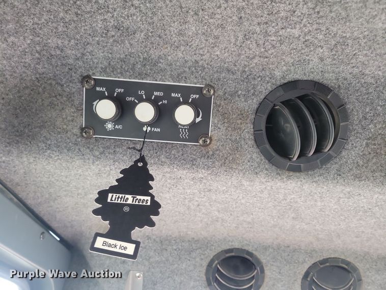 image for item NB9794 2004 Case Patriot SPX3200 spreader