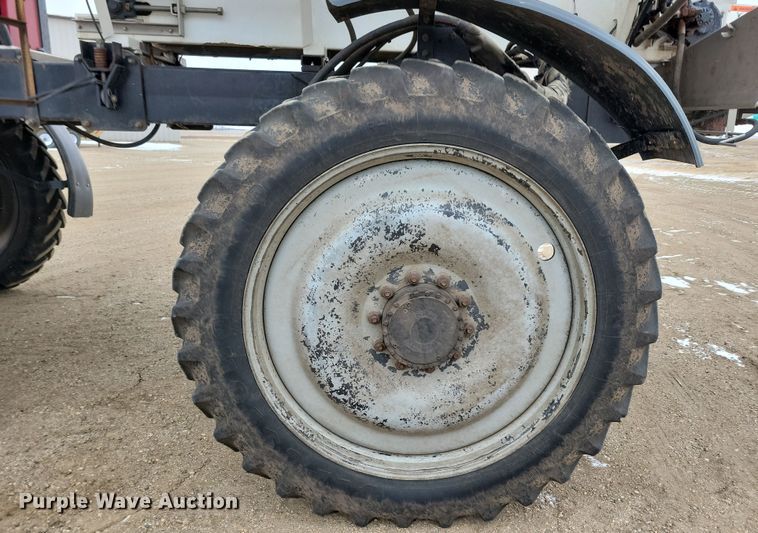 image for item NB9794 2004 Case Patriot SPX3200 spreader