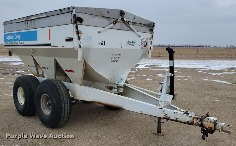 image for item NB9795 Willmar spreader