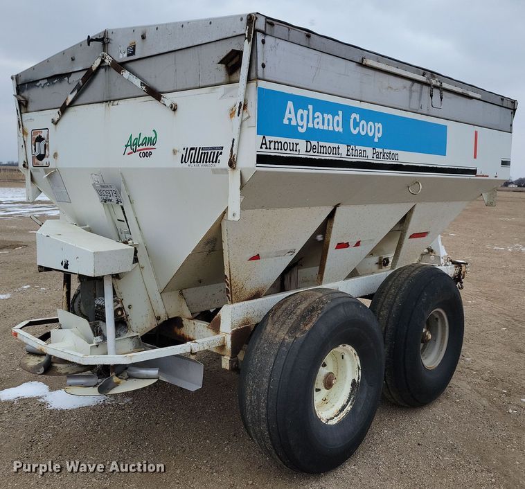 image for item NB9795 Willmar spreader