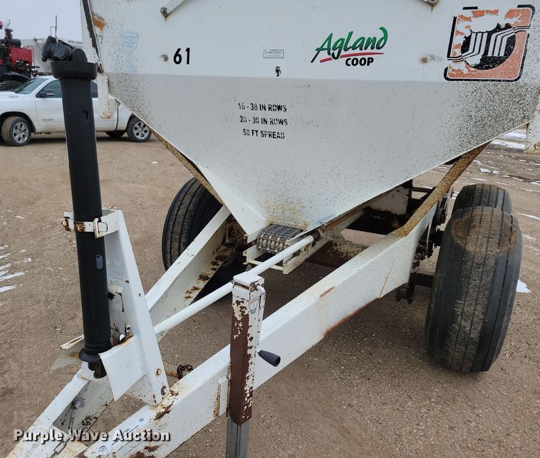 image for item NB9795 Willmar spreader