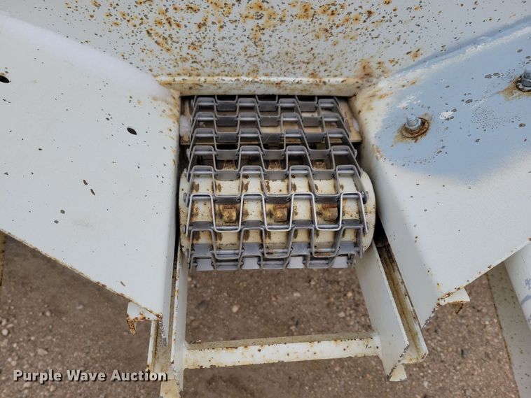 image for item NB9795 Willmar spreader