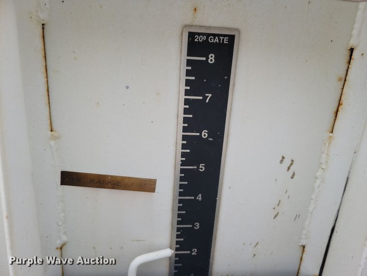 image for item NB9795 Willmar spreader