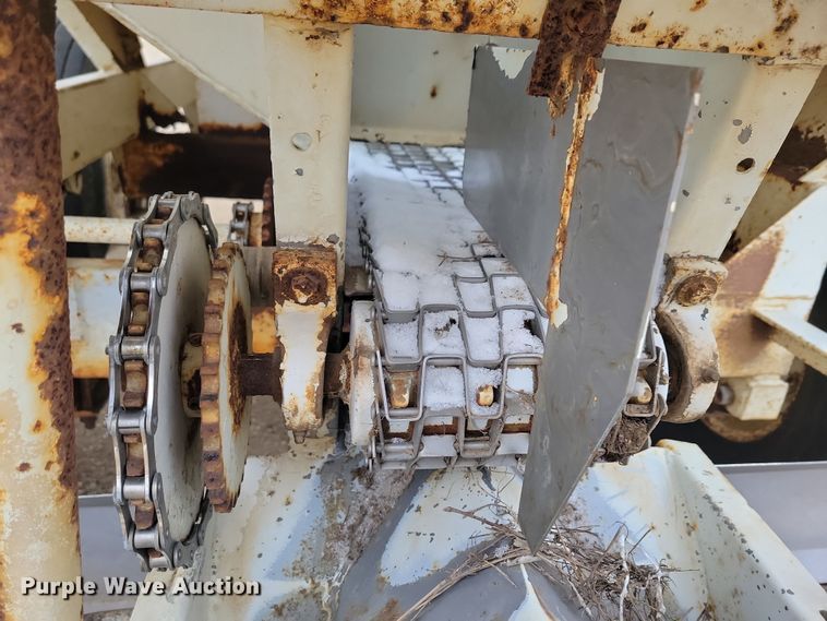 image for item NB9795 Willmar spreader