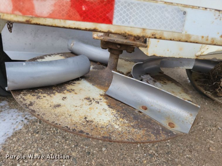 image for item NB9795 Willmar spreader