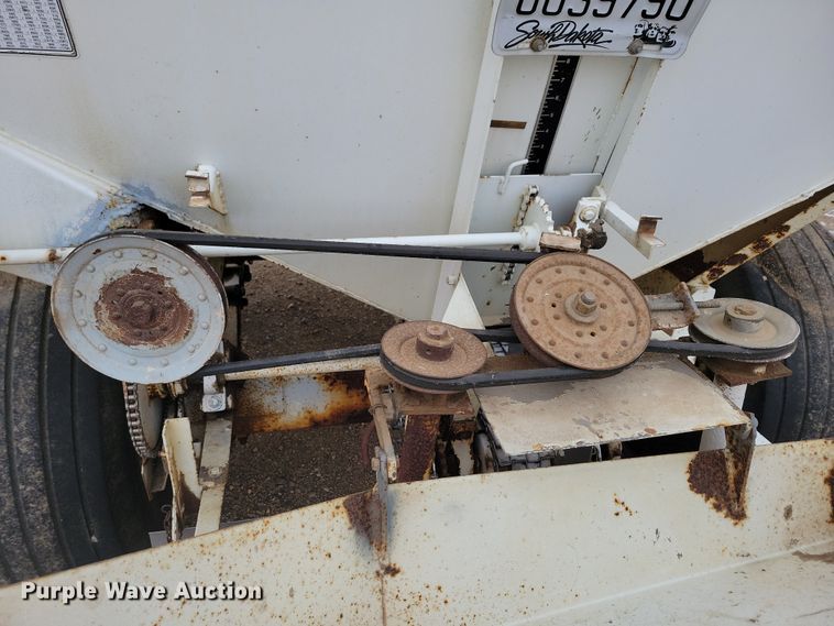 image for item NB9795 Willmar spreader