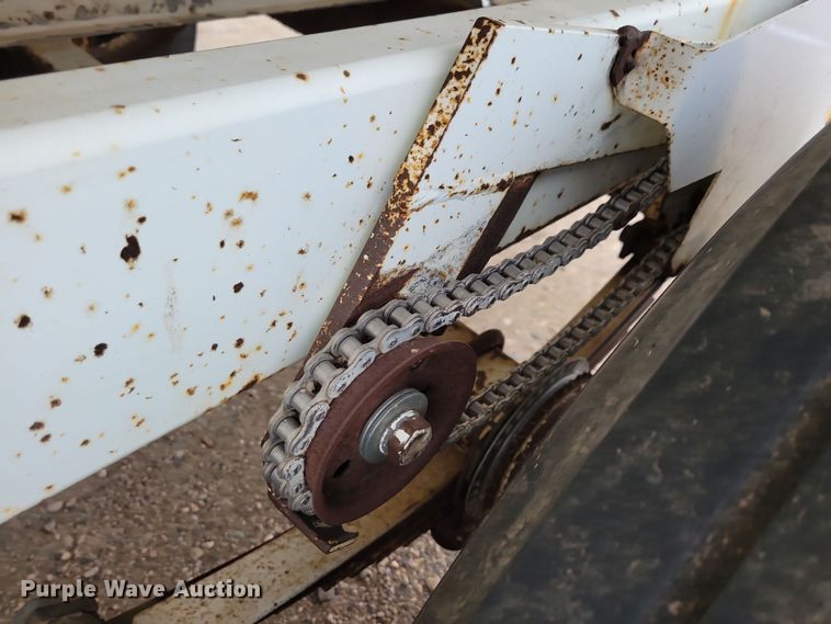 image for item NB9795 Willmar spreader