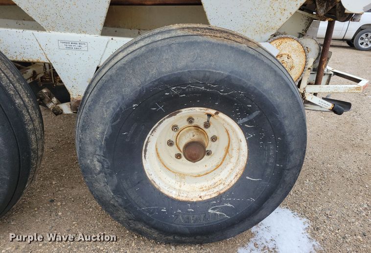 image for item NB9795 Willmar spreader