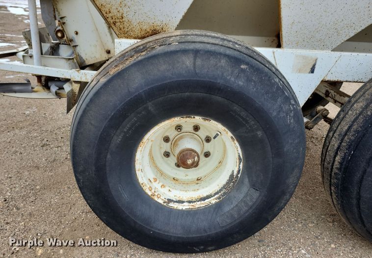 image for item NB9795 Willmar spreader