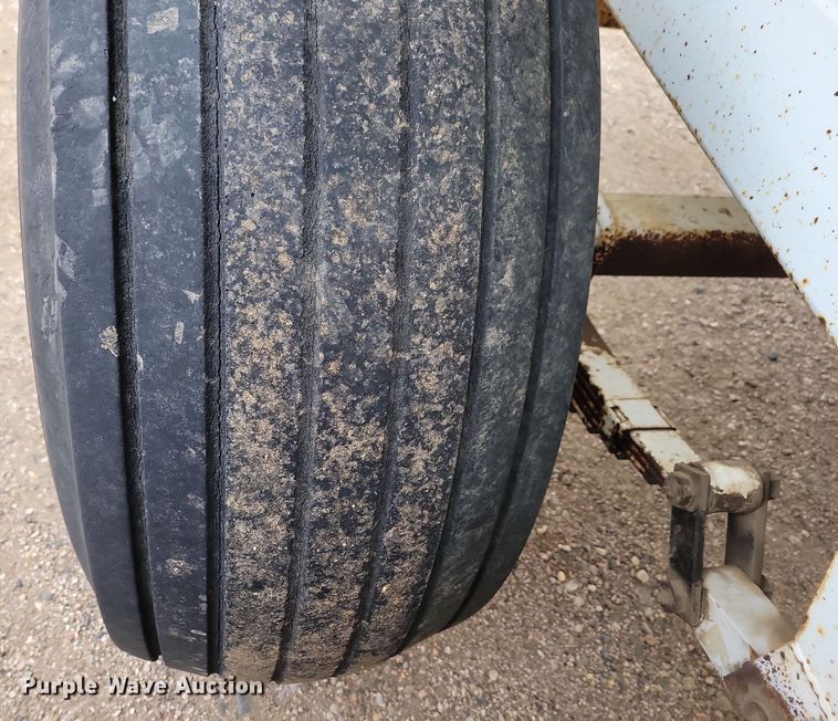 image for item NB9795 Willmar spreader