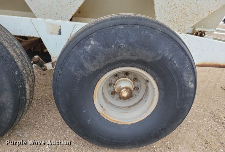 image for item NB9795 Willmar spreader