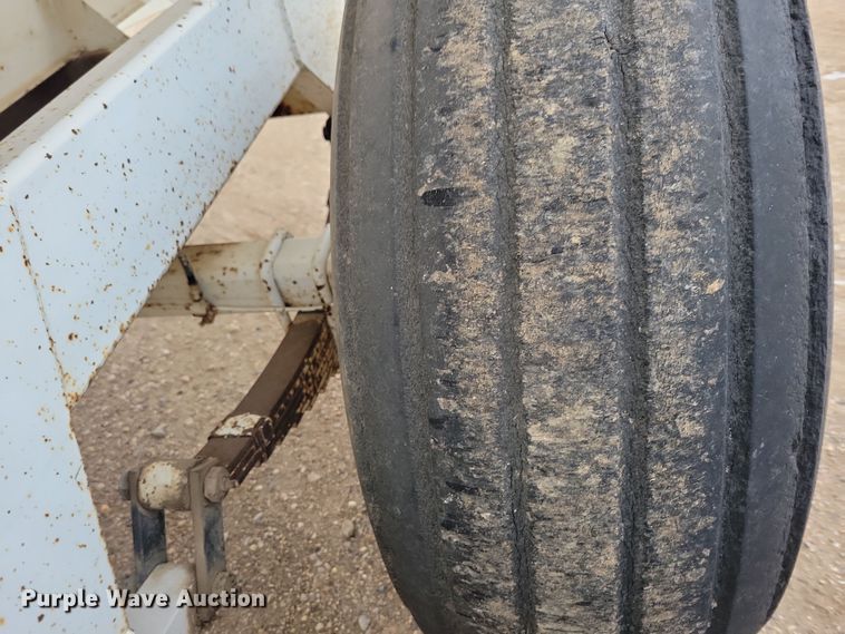 image for item NB9795 Willmar spreader