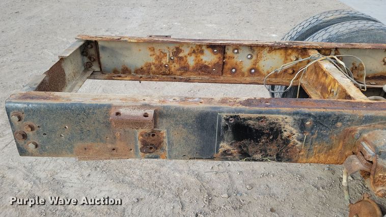 image for item NB9796 1988 International 9370 truck cab and chassis