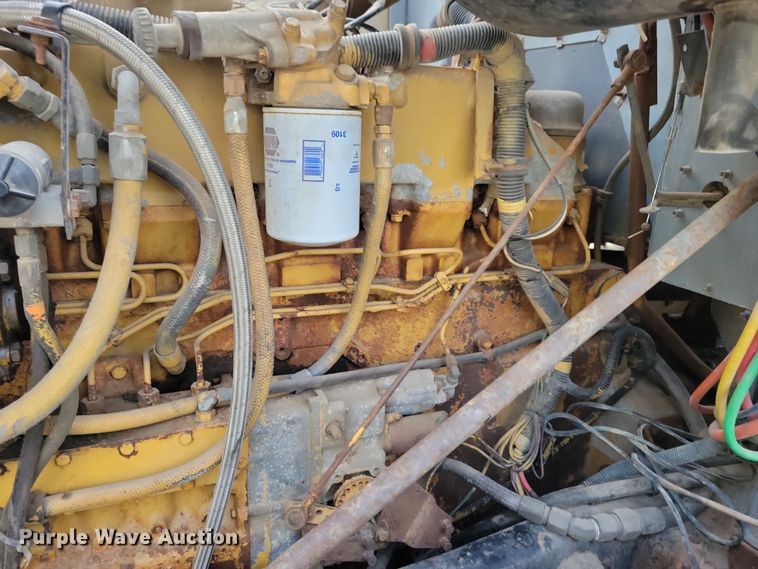 image for item NB9796 1988 International 9370 truck cab and chassis