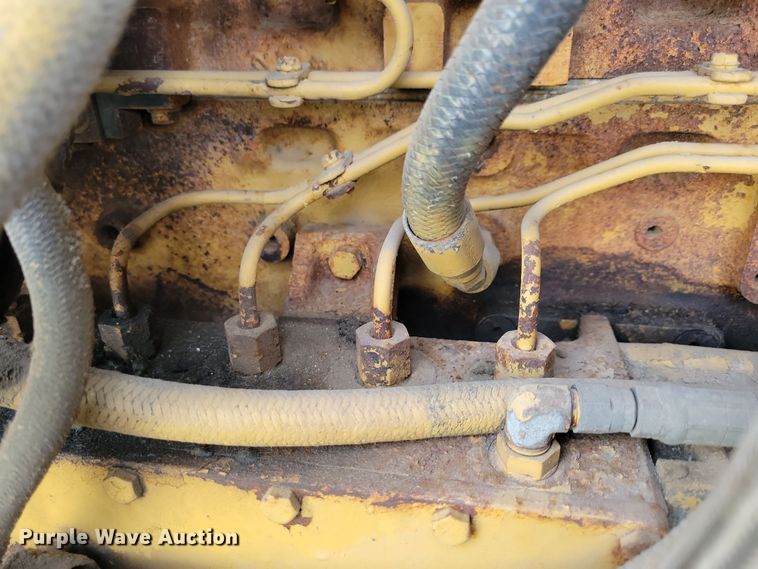 image for item NB9796 1988 International 9370 truck cab and chassis