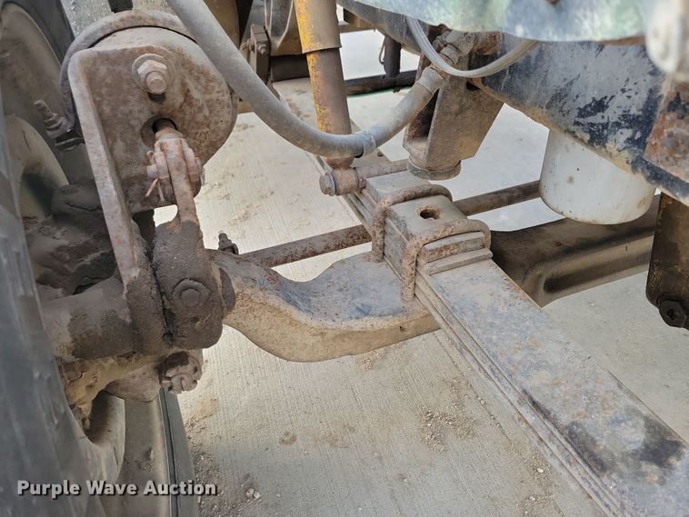 image for item NB9796 1988 International 9370 truck cab and chassis