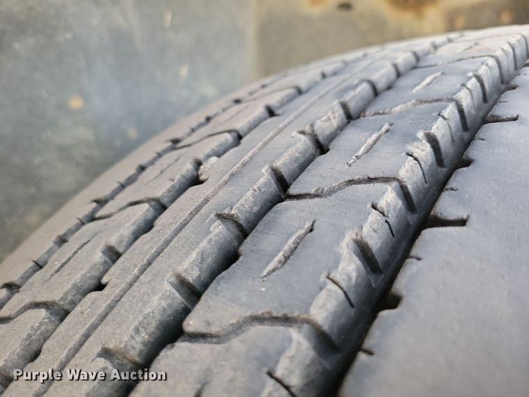 image for item NB9796 1988 International 9370 truck cab and chassis