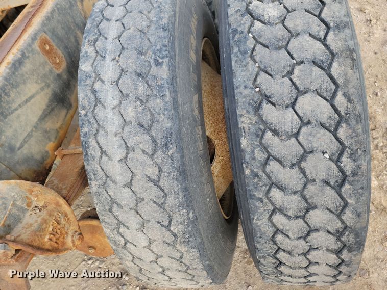 image for item NB9796 1988 International 9370 truck cab and chassis