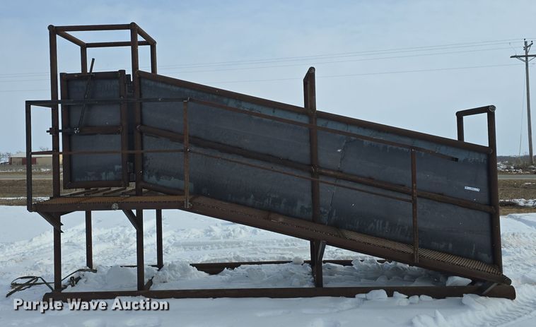image for item NI9423 Shop built livestock loading chute