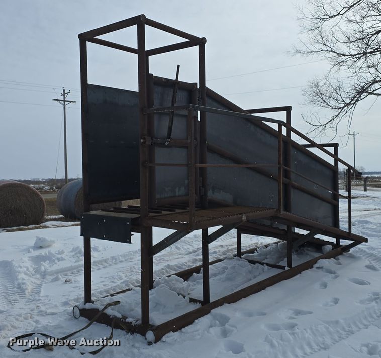 image for item NI9423 Shop built livestock loading chute