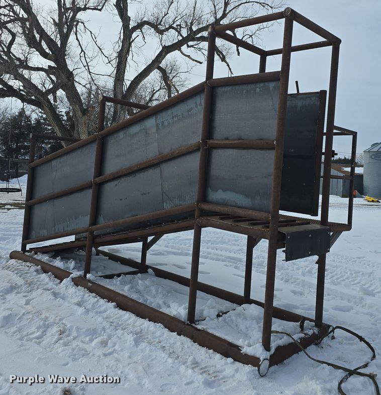 image for item NI9423 Shop built livestock loading chute