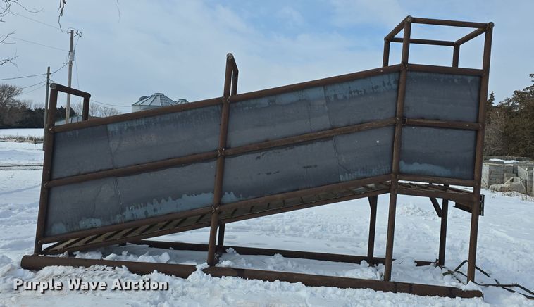 image for item NI9423 Shop built livestock loading chute