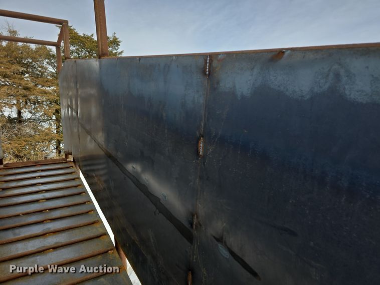 image for item NI9423 Shop built livestock loading chute