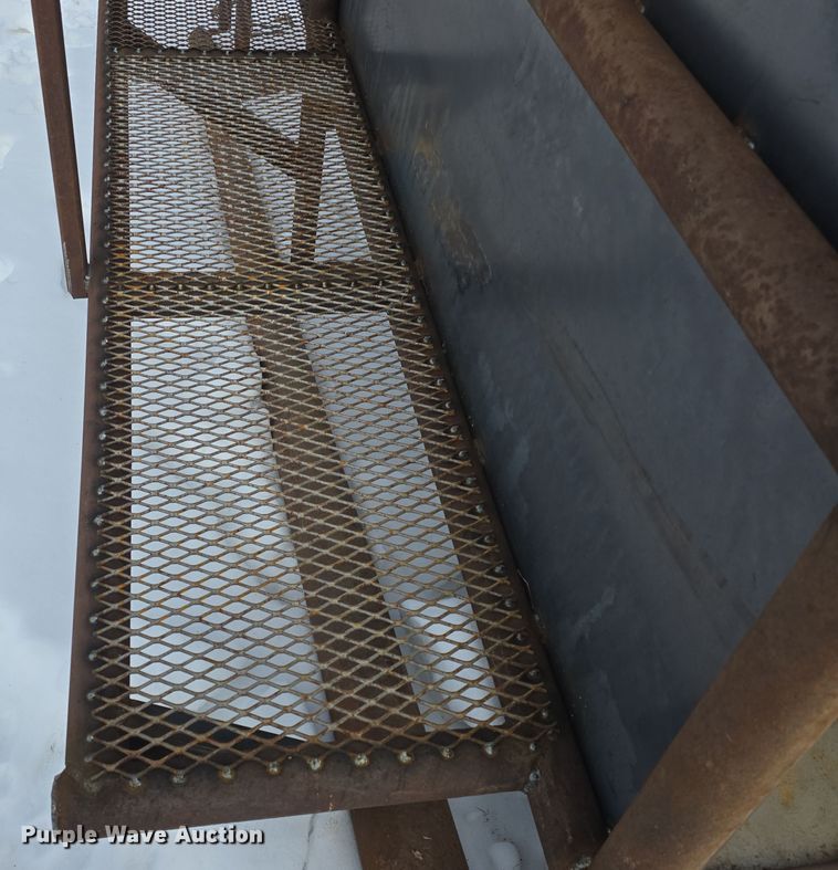 image for item NI9423 Shop built livestock loading chute