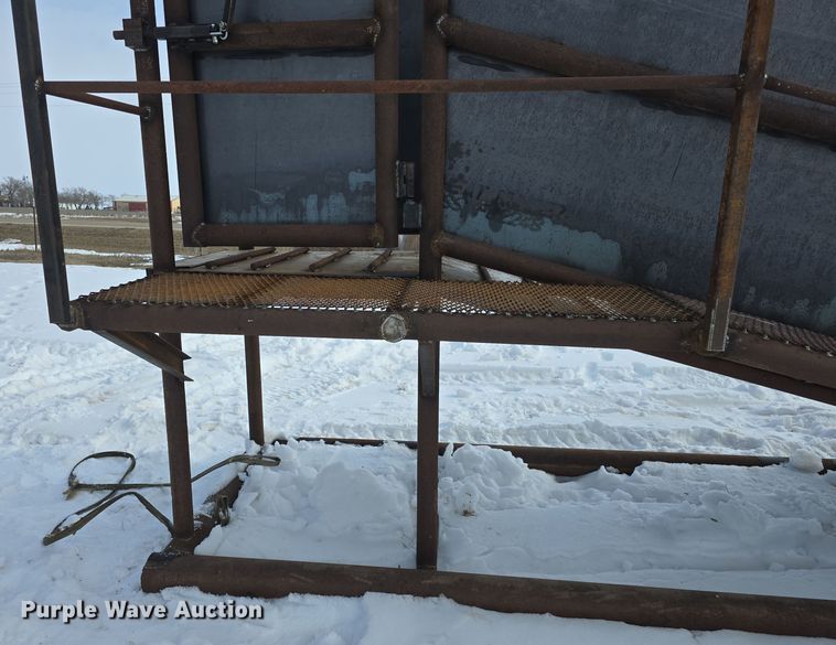 image for item NI9423 Shop built livestock loading chute