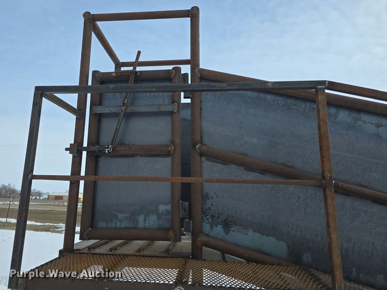 image for item NI9423 Shop built livestock loading chute