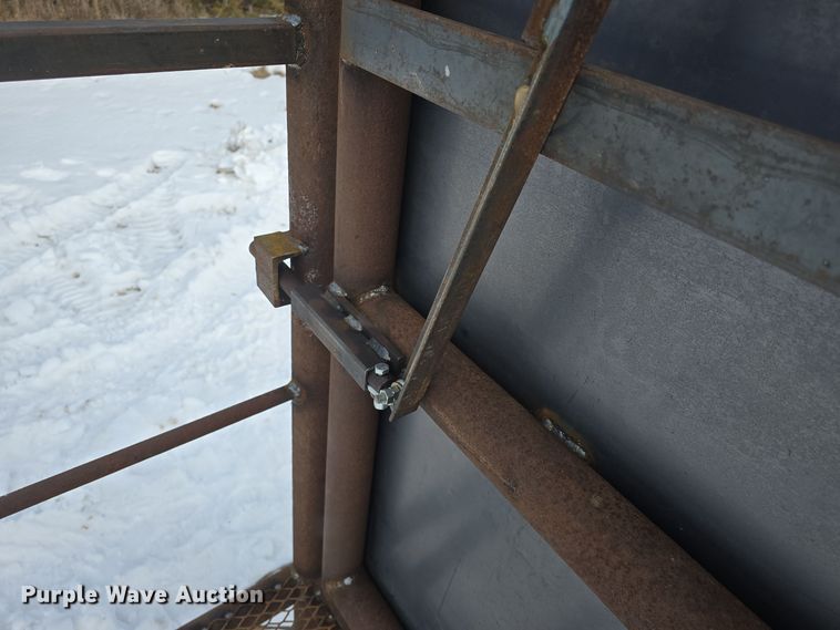 image for item NI9423 Shop built livestock loading chute